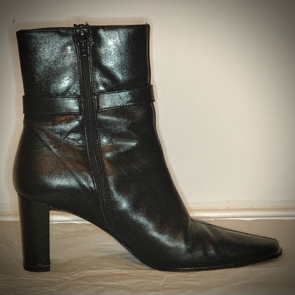 Coach ankle boots with buckle, size 6B, black leather, made in Italy, no box. - Picture 3 of 11